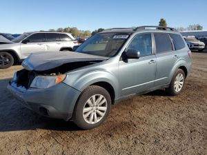 Subaru Forester LIMITED 2.5L 4 2011