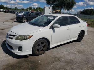 Toyota Corolla BASE 1.8L 4 2013
