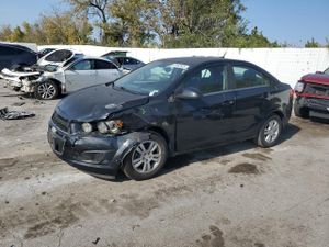 Chevrolet Aveo (Sonic) LT 1.8L 4 2013