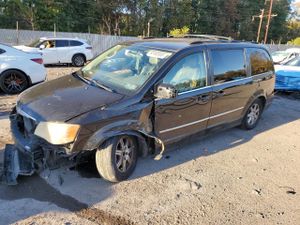 Chrysler Town & Country TOURING 3.8L 6 2010