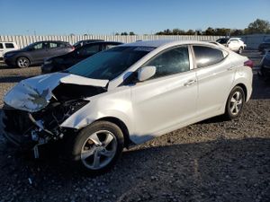 Hyundai Elantra SE 1.8L 4 2015