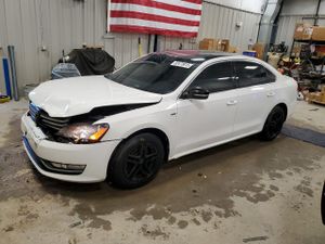 Volkswagen Passat SE 1.8L 4 2015