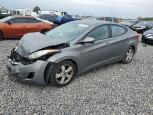 Hyundai Elantra GLS 1.8L 4 2013