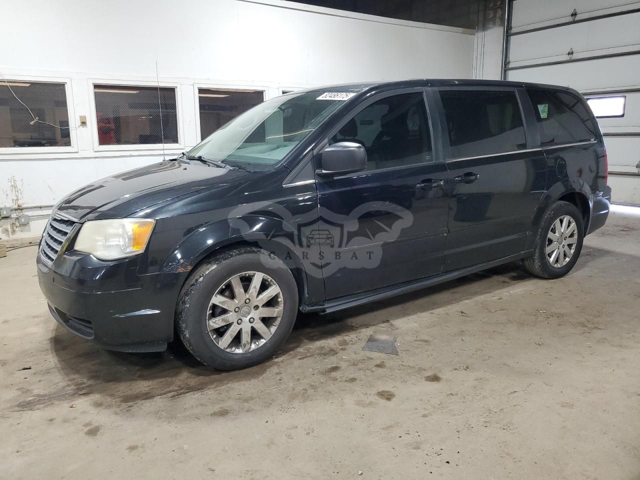 Chrysler Town & Country LX 3.3L 6 2009