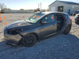 Ford Focus SE 2.0L 4 2015