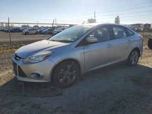 Ford Focus SE 2.0L 4 2014
