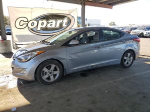 Hyundai Elantra GLS 1.8L 4 2013