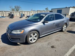 Volkswagen Passat SE 2.5L 5 2012