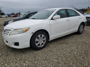 Toyota Camry BASE 2.5L 4 2010