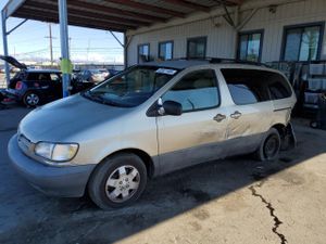 Toyota Sienna LE 3.0L 6 2000