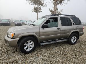 Nissan Pathfinder LE 3.5L 6 2004