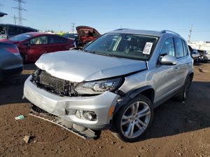Volkswagen Tiguan S 2.0L 4 2013