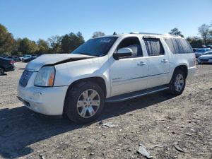 GMC Yukon DENALI 6.2L 8 2013
