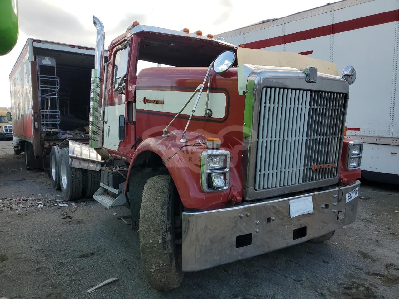 International 9000 Series F9300 10.0L 6 1988