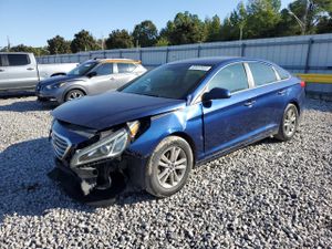 Hyundai Sonata SE 2.4L 4 2015