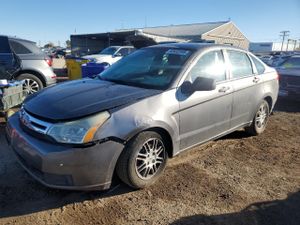 Ford Focus SE 2.0L 4 2010