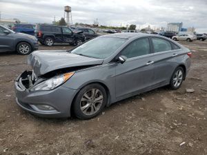 Hyundai Sonata SE 2.4L 4 2013