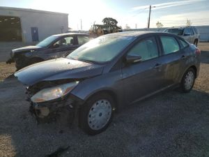 Ford Focus SE 2.0L 4 2014