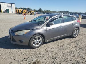 Ford Focus SE 2.0L 4 2014