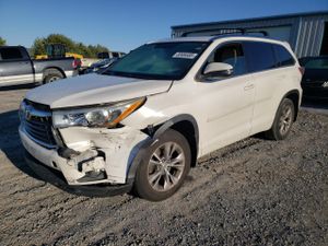 Toyota Highlander XLE 3.5L 6 2014