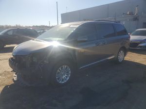 Toyota Sienna XLE 3.5L 6 2011