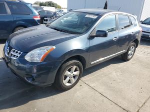 Nissan Rogue S 2.5L 4 2013