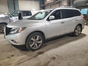 Nissan Pathfinder S 3.5L 6 2013