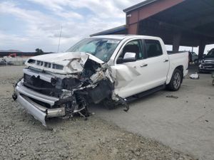 Toyota Tundra CREWMAX 1794 5.7L 8 2015