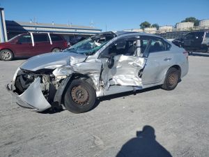 Nissan Sentra S 1.8L 4 2015