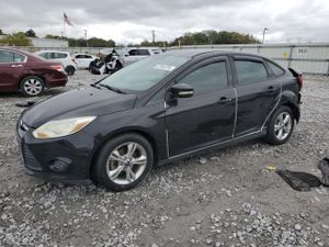 Ford Focus SE 2.0L 4 2013