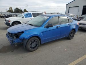 Ford Focus SE 2.0L 4 2011