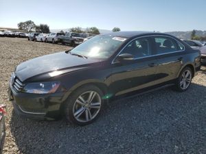 Volkswagen Passat SE 2.0L 4 2014