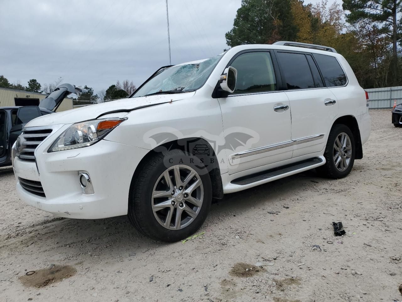 Lexus LX 570 5.7L 8 2013