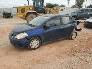 Nissan Versa S 1.8L 4 2011