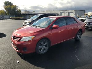 Toyota Corolla BASE 1.8L 4 2013