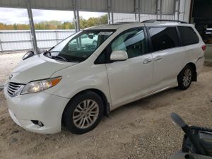 Toyota Sienna XLE 3.5L 6 2015