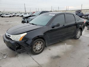 Ford Focus SE 2.0L 4 2010
