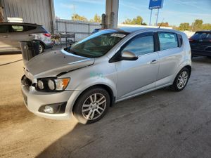 Chevrolet Aveo (Sonic) LT 1.8L 4 2013