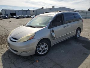 Toyota Sienna XLE 3.3L 6 2006