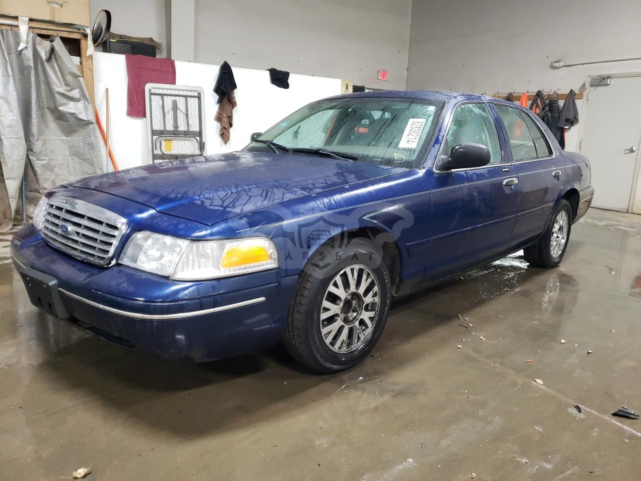 Ford Crown LX 4.6L 8 2004