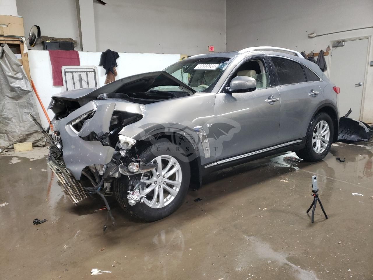 Infiniti QX70 3.7L 6 2014