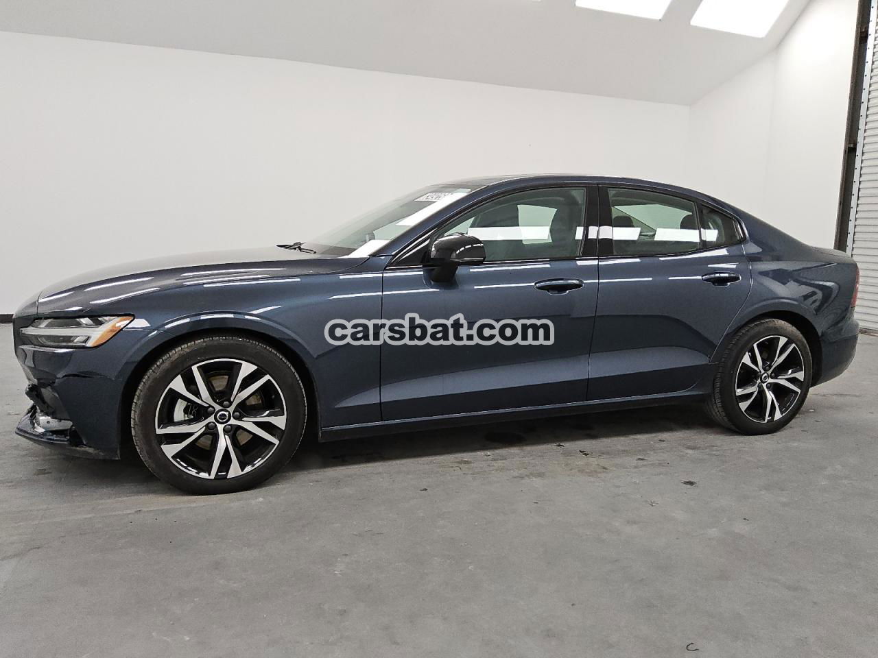 Volvo S60 2.0L  4 2025