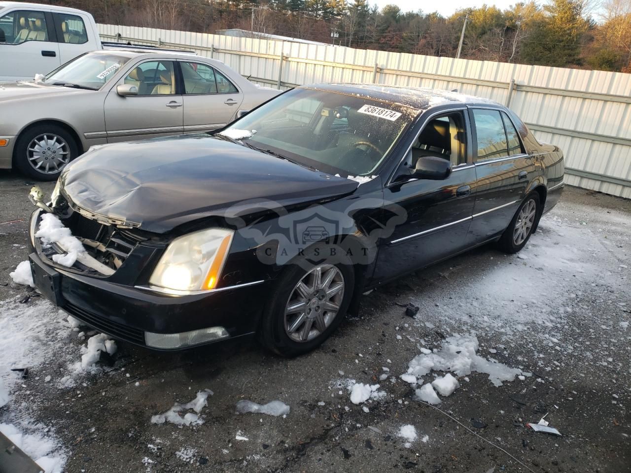 Cadillac DTS PREMIUM COLLECTION 4.6L 8 2011