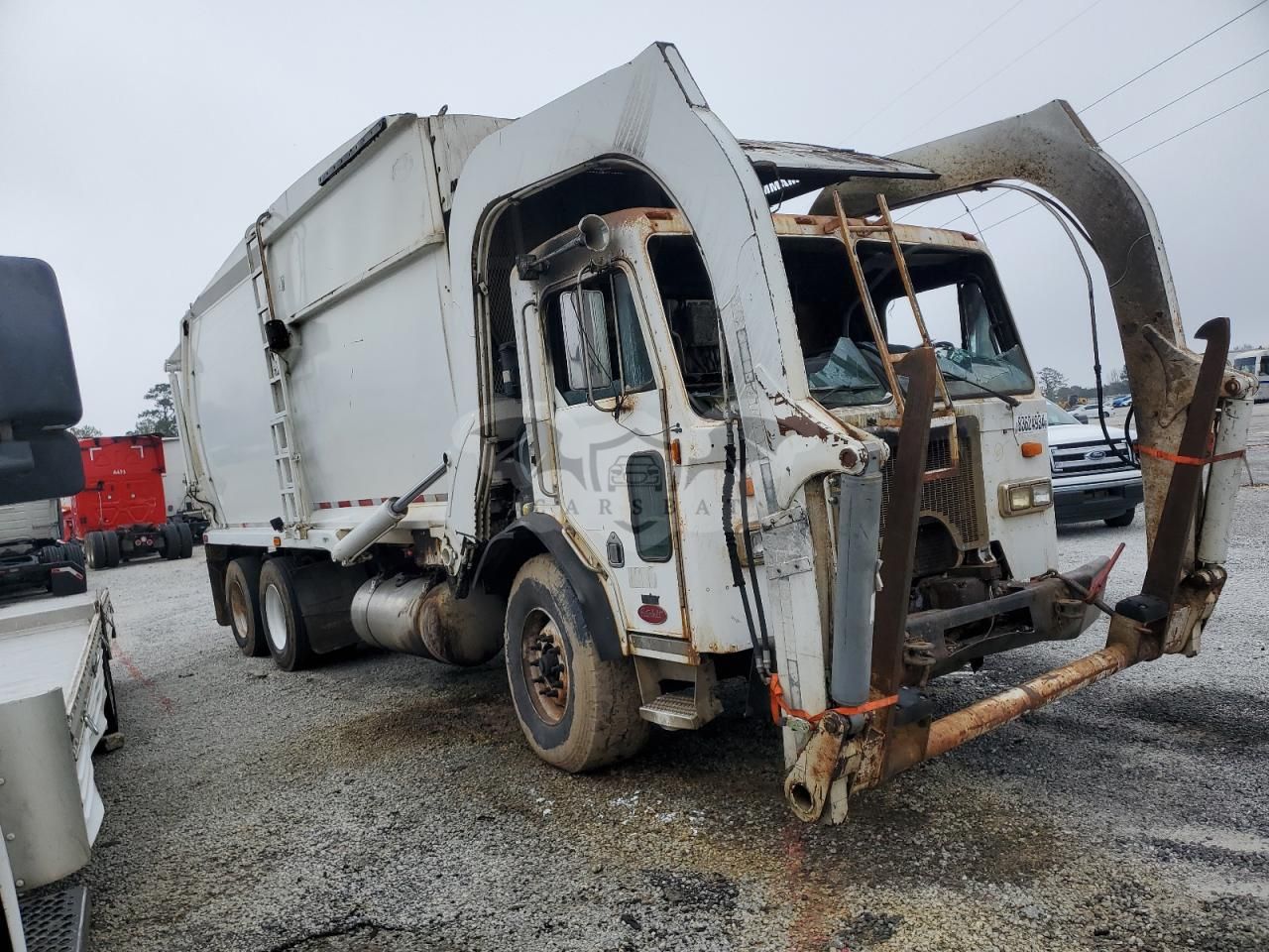 Peterbilt 320/325 10.8L 6 2010