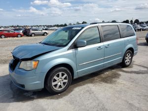 Chrysler Town & Country TOURING 3.8L 6 2010