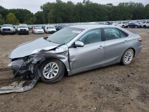 Toyota Camry LE 2.5L 4 2015