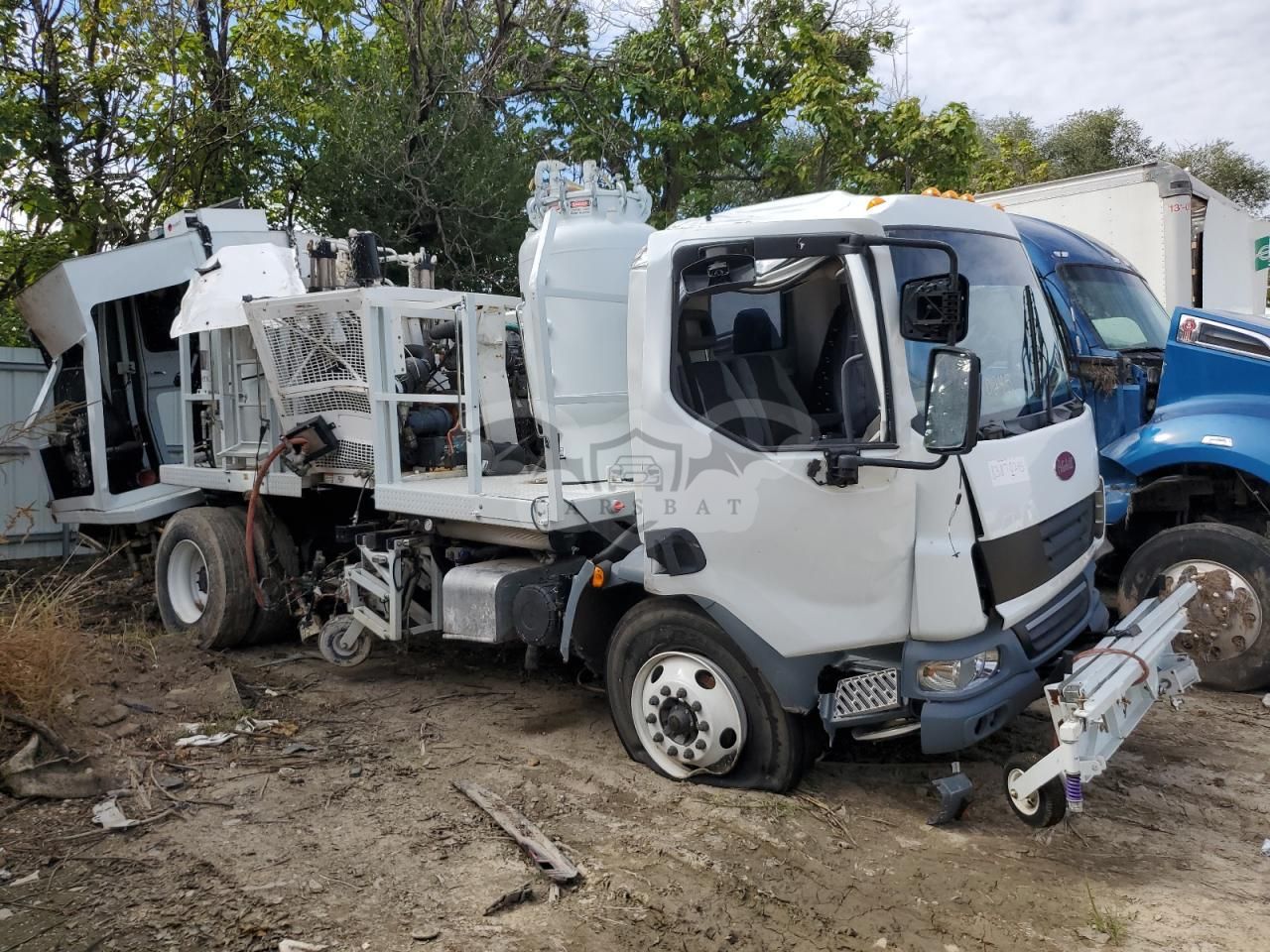 Peterbilt 220 6.7L 6 2015
