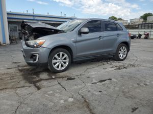 Mitsubishi Outlander SE 2.0L 4 2015