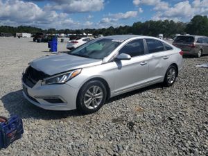 Hyundai Sonata SE 2.4L 4 2015
