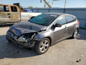 Ford Focus SE 2.0L 4 2014